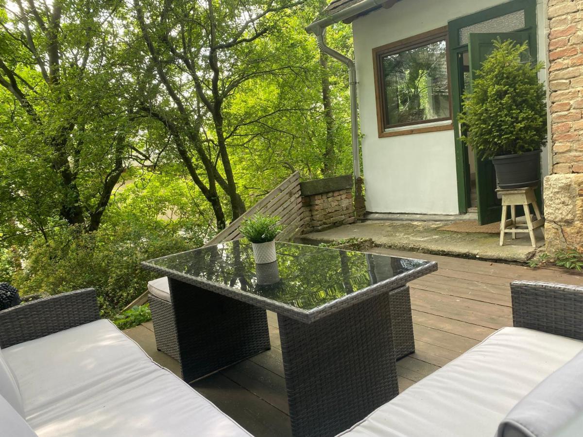 Rustic Cottage & Garden Retreat On Buda Hilltop Budapest Exterior photo